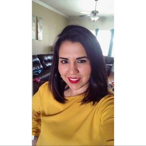 Meet your Posher, Mayra